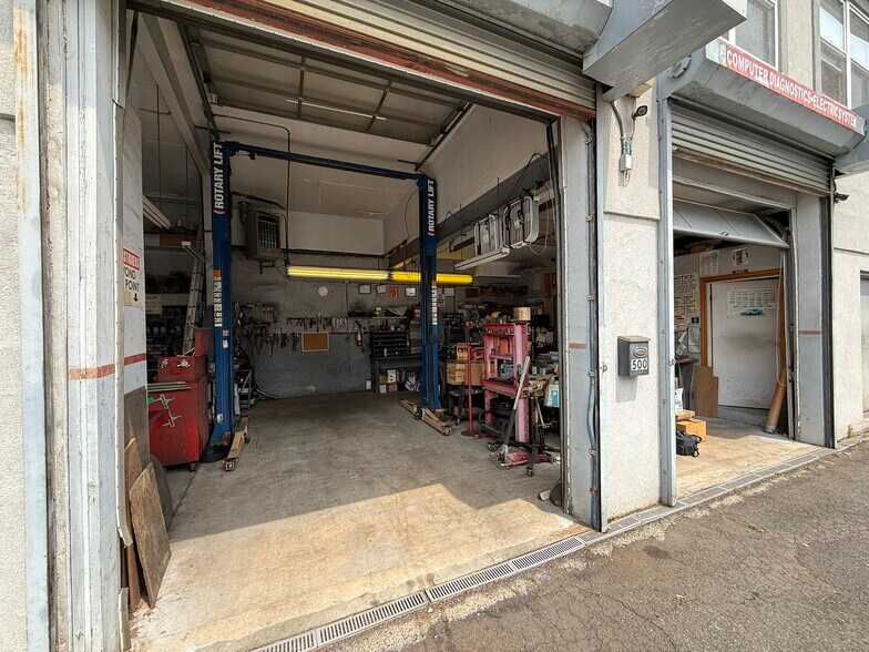 More Photos Of 500 Livingston St, Elizabeth Auto Repair For Sale