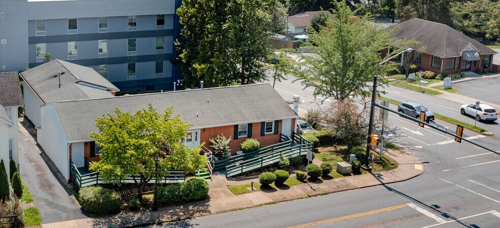 More Photos Of 218 Ridge St, Charlottesville Specialty For Sale