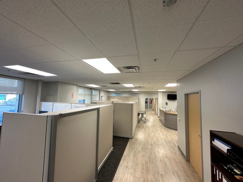 More Photos Of 3700 Tachevah Dr, Palm Springs Office For Sale