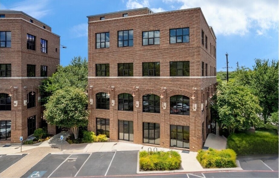 Primary Photo Of 2632 Broadway St, San Antonio Medical For Sale