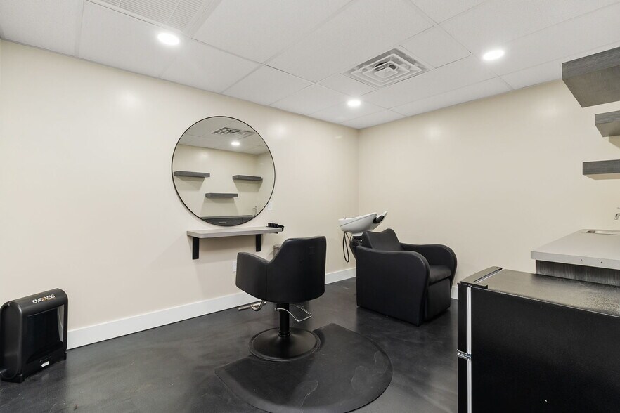 More Photos Of 1900 Tamiami Trl, Punta Gorda Office For Sale