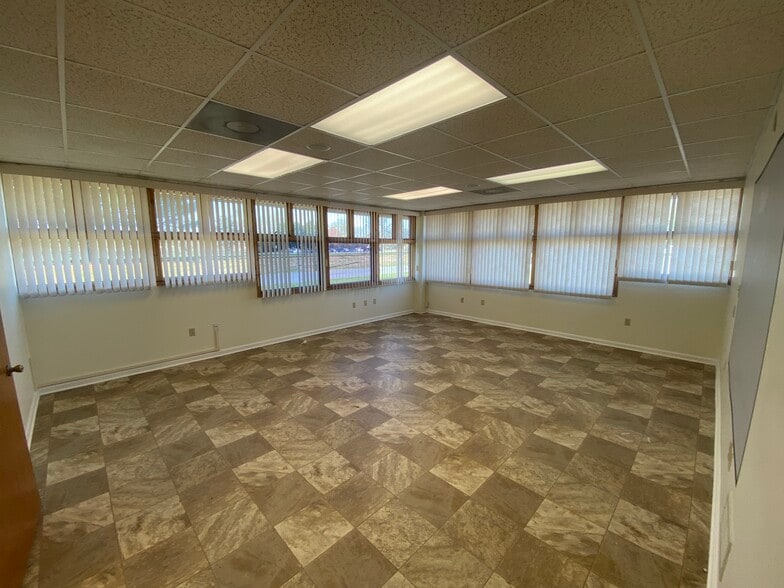 More Photos Of 1201 College Park Dr, Dover Office For Lease