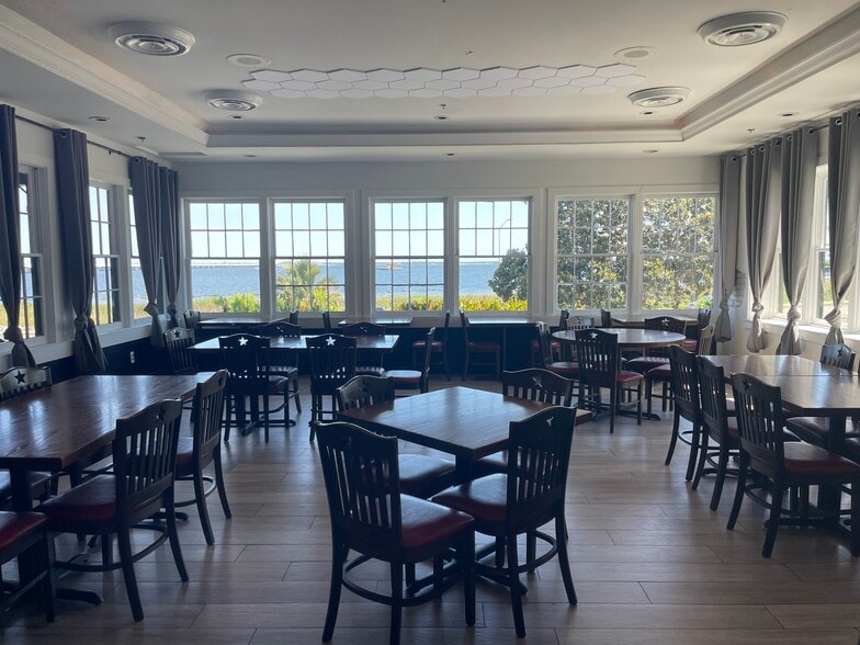 More Photos Of 905 E Gregory St, Pensacola Restaurant For Sale