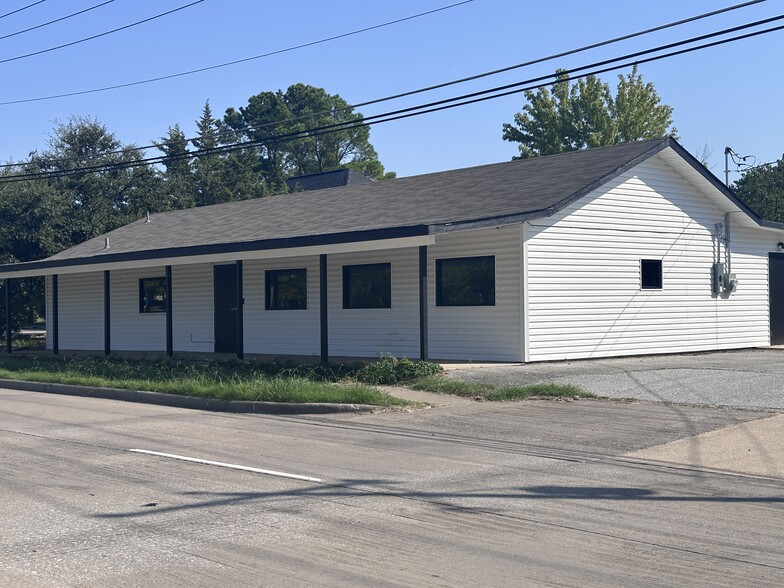 Primary Photo Of 2002 W Sublett Rd, Arlington Freestanding For Sale