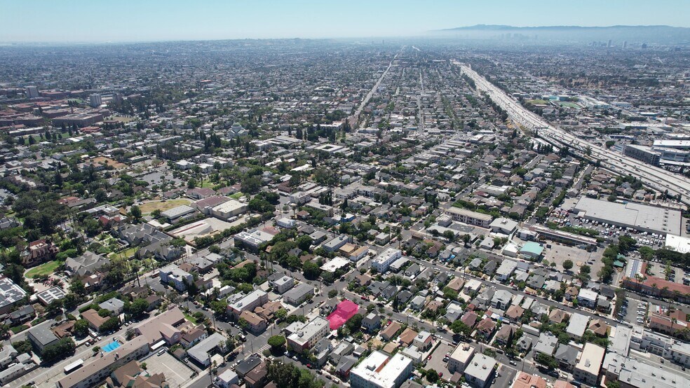 More Photos Of 1978 Bonsallo Ave, Los Angeles Apartments For Sale