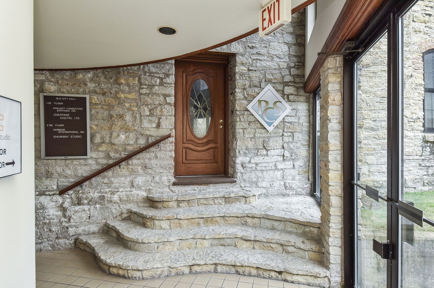 More Photos Of 30 S Shumway Ave, Batavia Office For Lease