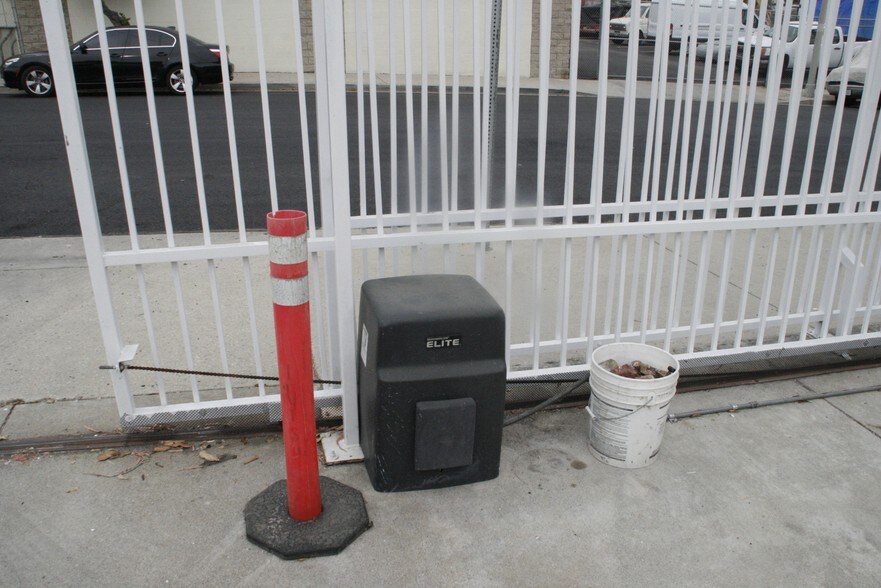 More Photos Of 25915 Senator Ave, Harbor City Warehouse For Lease