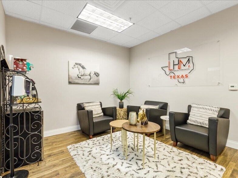 More Photos Of 4101 William D Tate Ave, Grapevine Office For Lease