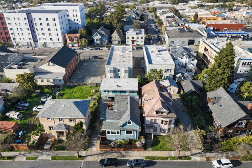 More Photos Of 2045 Emerson St, Berkeley Apartments For Sale