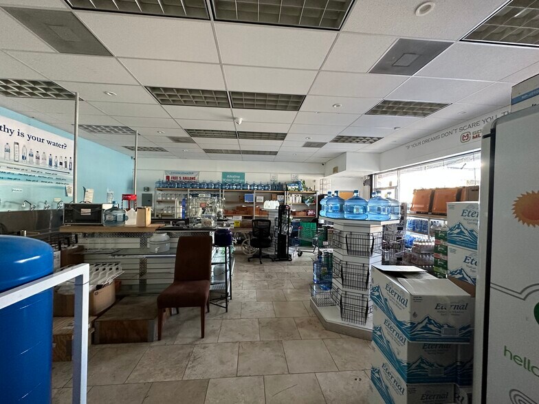 More Photos Of 8380 Santa Monica Blvd, West Hollywood Storefront Retail Office For Lease