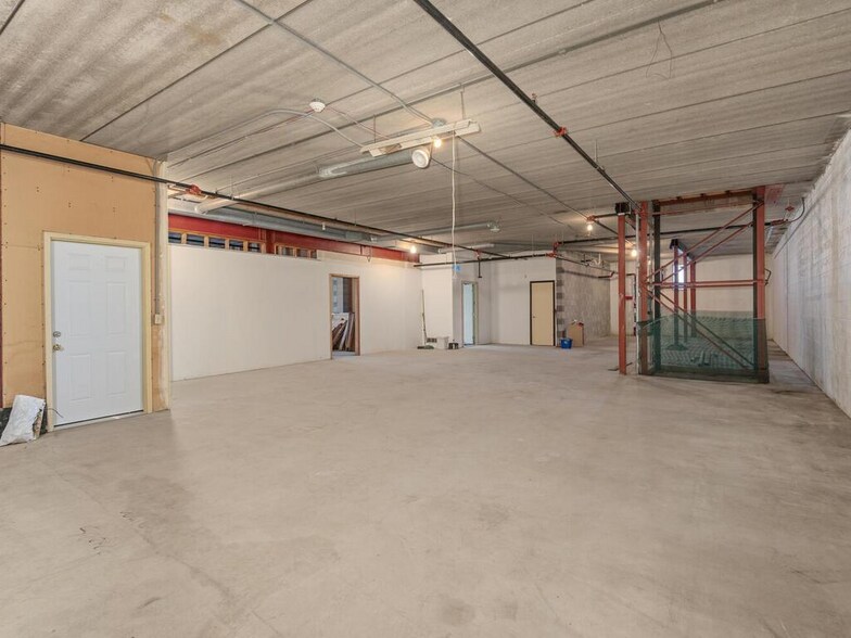 More Photos Of 1321 7th St S, Hopkins Manufacturing For Sale