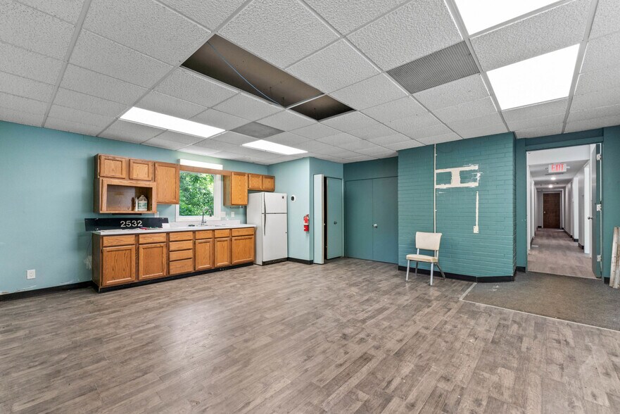 More Photos Of 2532 Spring Arbor Rd, Jackson Medical For Sale