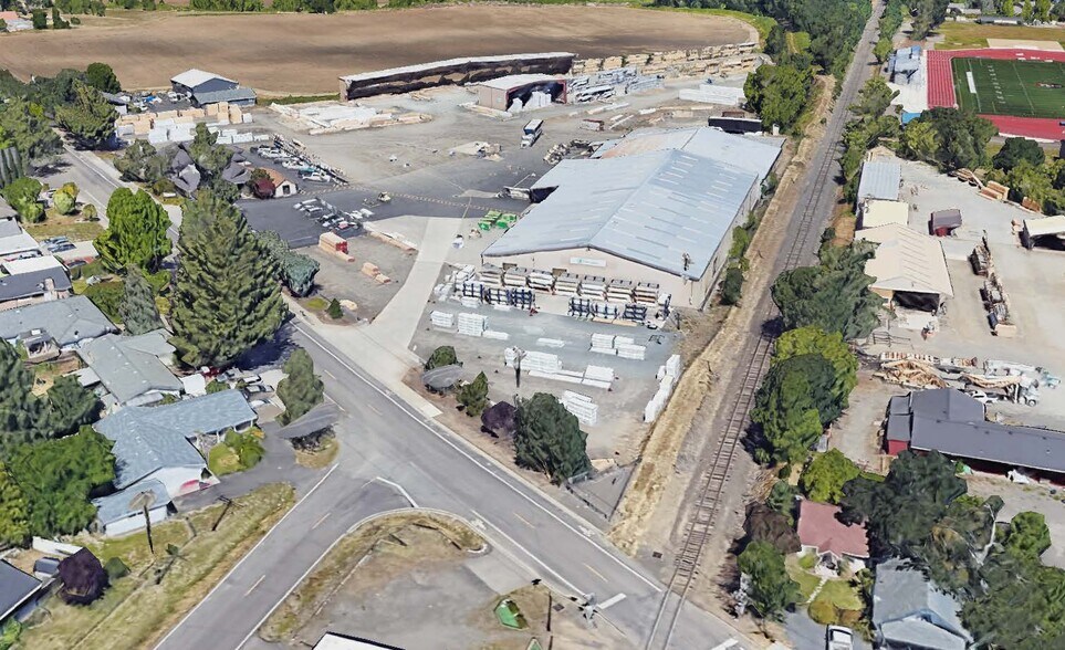 More Photos Of 901 N Columbia Blvd, Portland Warehouse For Sale