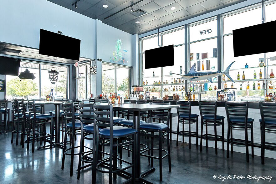 More Photos Of 1440 Grand Ave, Lindenhurst Restaurant For Sale