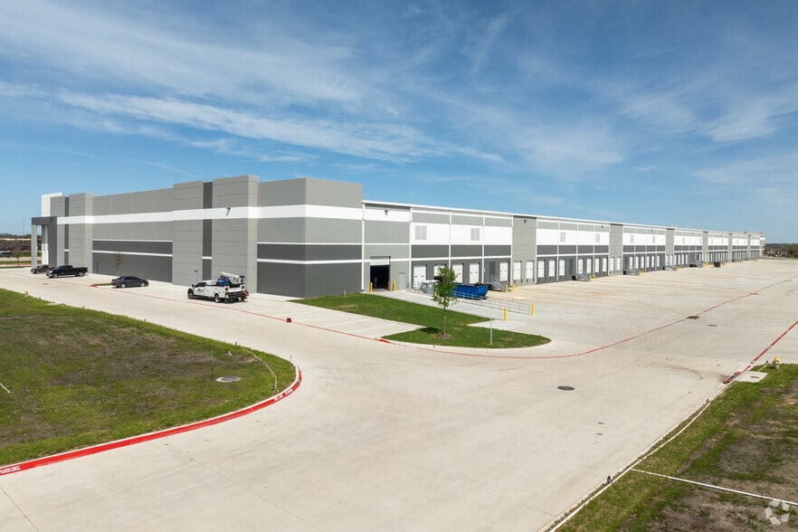 More Photos Of 2801 N State Highway 78, Wylie Warehouse For Lease