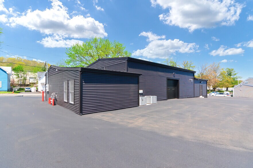 More Photos Of 995 Main St, Clinton Auto Dealership For Sale