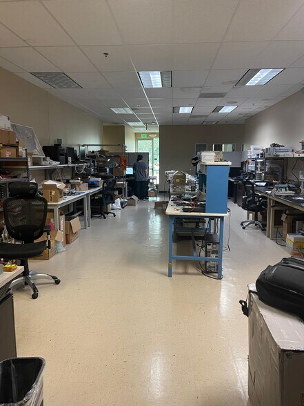 More Photos Of 14271 Fern Ave, Chino Warehouse For Lease