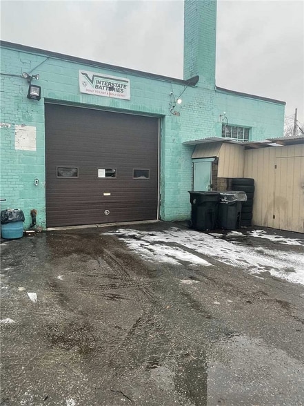 More Photos Of 296 Brock Av, Toronto Auto Repair For Sale