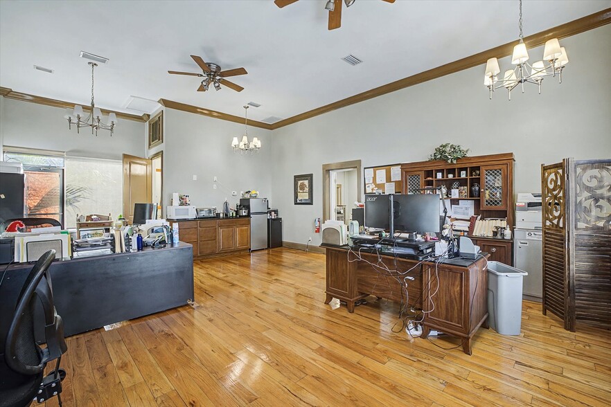 More Photos Of 1740 & 1742 Thomasville Rd., Tallahassee Office For Sale