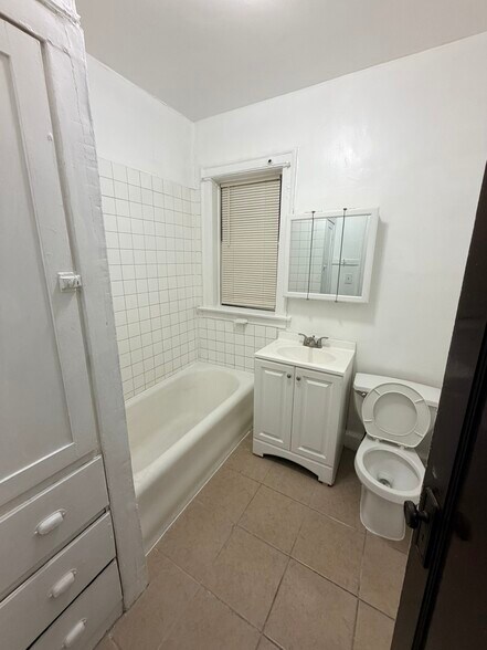 More Photos Of 447 E 82nd St, Chicago Apartments For Sale
