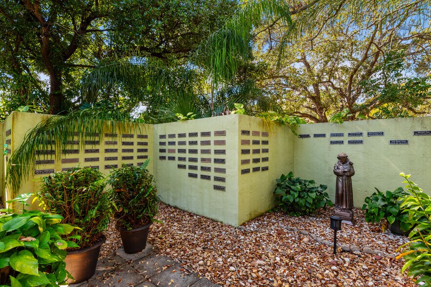 More Photos Of 7875 W McNab Rd, Tamarac Religious Facility For Sale