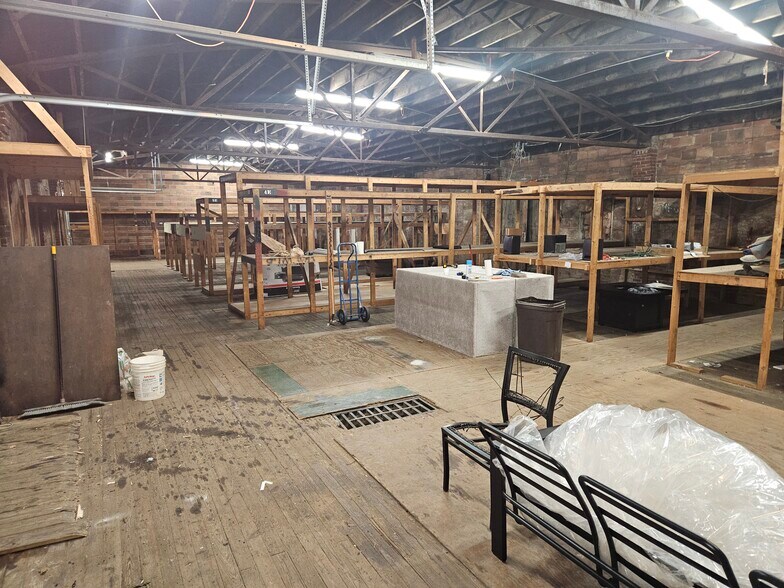 More Photos Of 51 Bank St, Orchard Park Warehouse For Sale