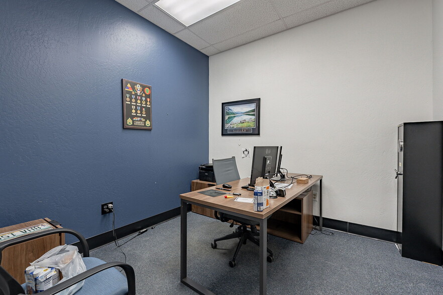 More Photos Of 4205 W Glenrosa Ave, Phoenix Warehouse For Lease