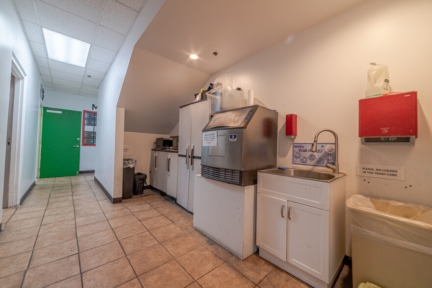 More Photos Of 1 Argonaut, Aliso Viejo Manufacturing For Sale