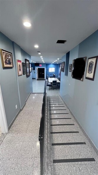 More Photos Of 4602 30th Ave, Astoria Storefront Retail Residential For Lease