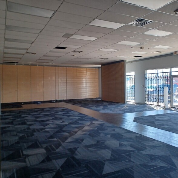 More Photos Of 3245 N Main St, Keokuk Storefront Retail Office For Sale
