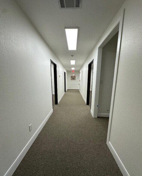 More Photos Of 400 Uhland Rd, San Marcos Unknown For Lease