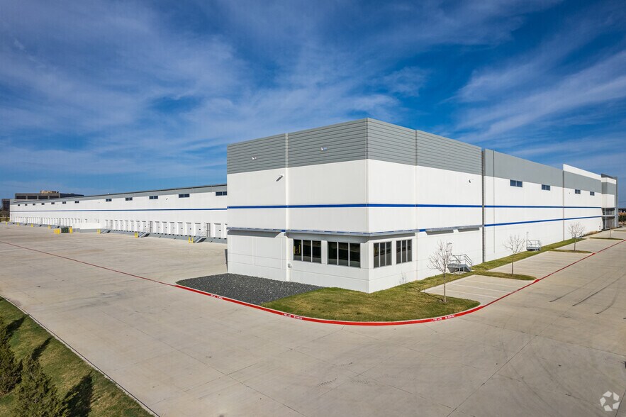 More Photos Of 2201 Chemsearch Blvd, Irving Warehouse For Lease