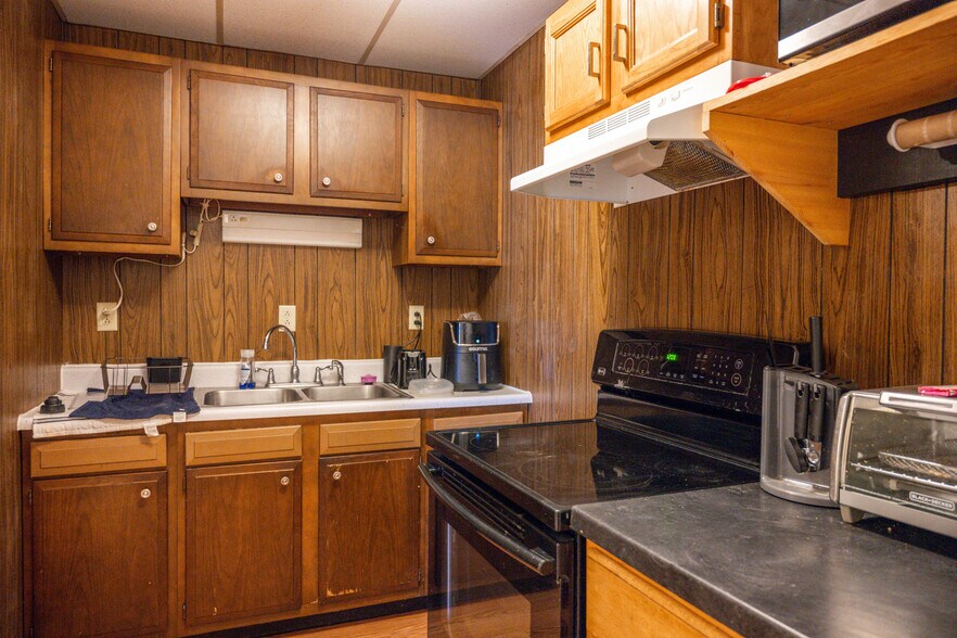 More Photos Of 115 W Pearl St, New Lisbon Apartments For Sale