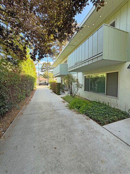 More Photos Of 2019 Bath St, Santa Barbara Apartments For Sale