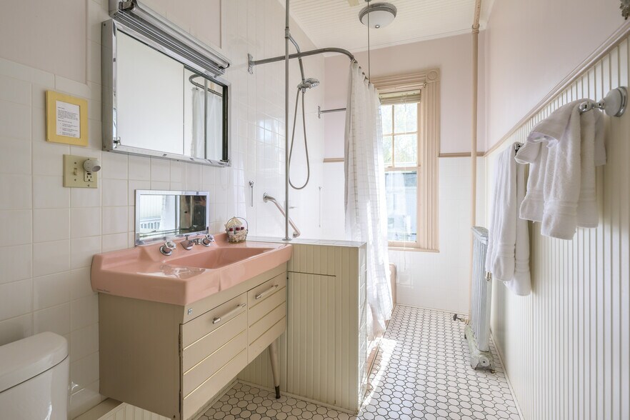 More Photos Of 518 Main St, Great Barrington Hospitality For Sale