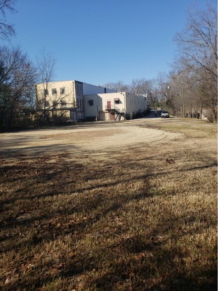 More Photos Of 525 Gillespie St, Fayetteville Flex For Sale