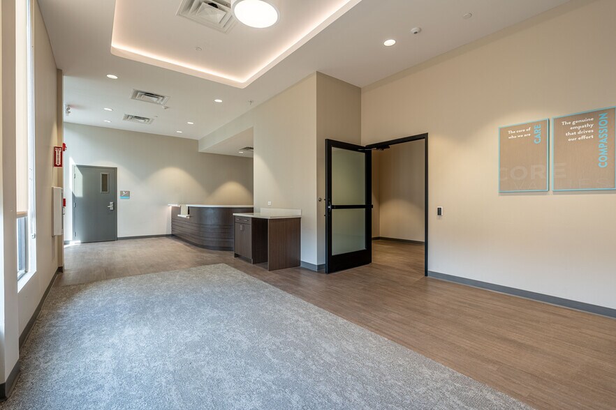 More Photos Of 456 Nelson Rd, New Lenox Freestanding For Lease