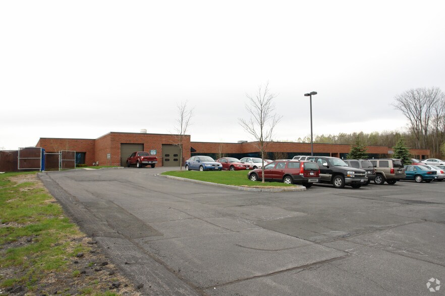 More Photos Of 31 British American Blvd, Latham Office For Lease