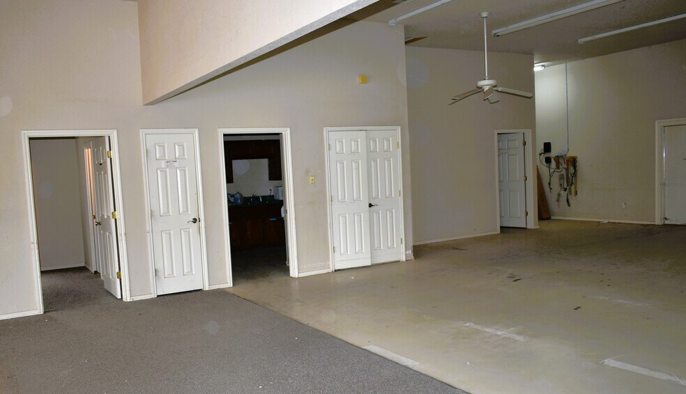 More Photos Of 6006 82nd St, Lubbock Freestanding For Sale