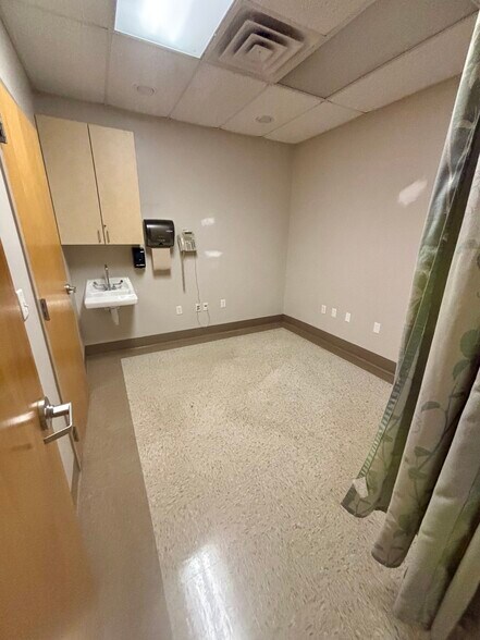 More Photos Of 5022 Old Godsey Ln, Hixson Medical For Lease