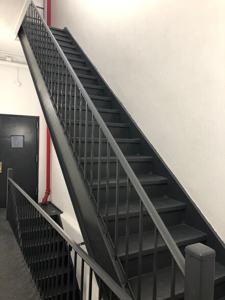 More Photos Of 52 Greene St, New York Storefront Retail Office For Lease