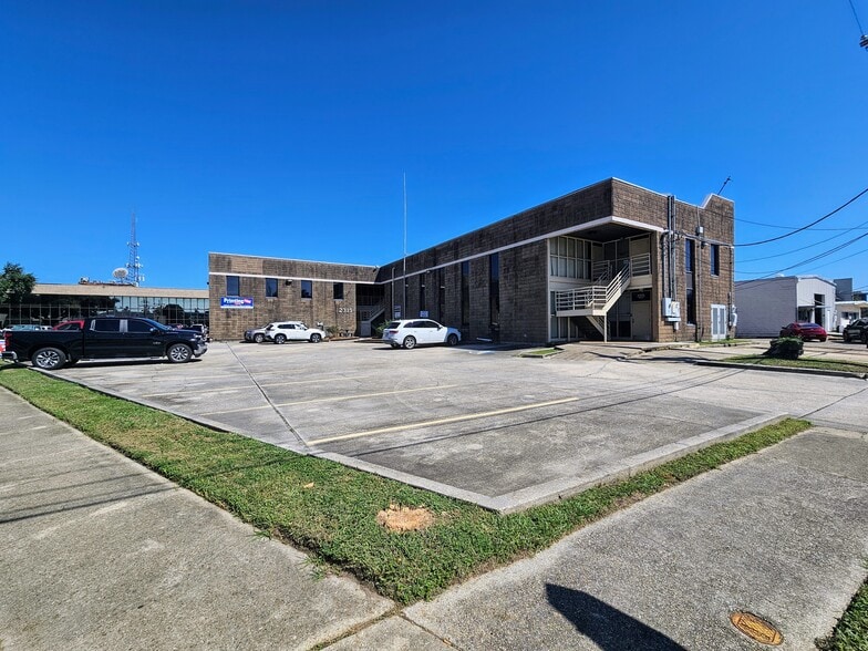 More Photos Of 2315 N Woodlawn Ave, Metairie Office For Sale