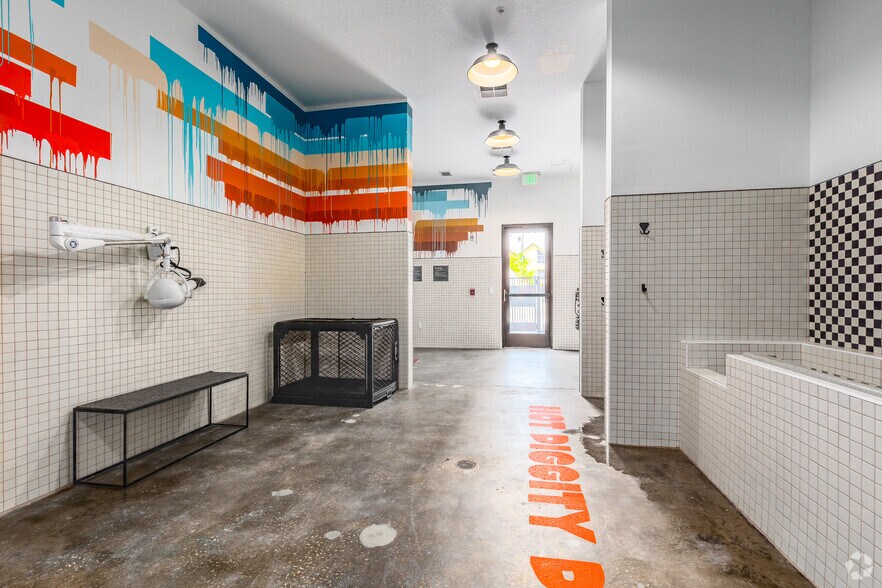 More Photos Of 1647 E Colonial Dr, Orlando Apartments For Sale