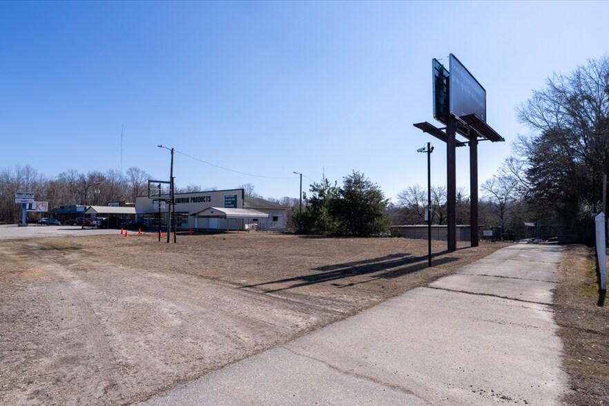 More Photos Of 2427 New Easley Hwy, Greenville Showroom For Lease