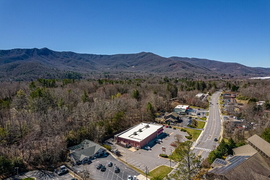 More Photos Of 425 W State St, Black Mountain Drugstore For Sale