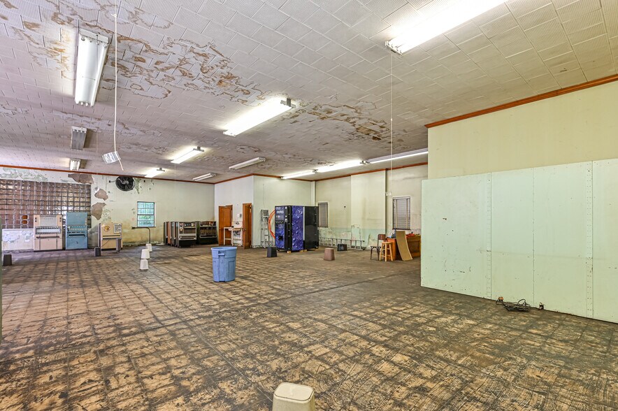 More Photos Of 242 Merchant St, Ambridge Industrial For Sale