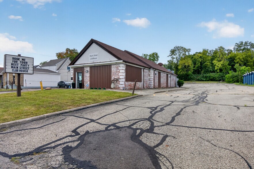 More Photos Of 5425 N Main St, Dayton Freestanding For Sale