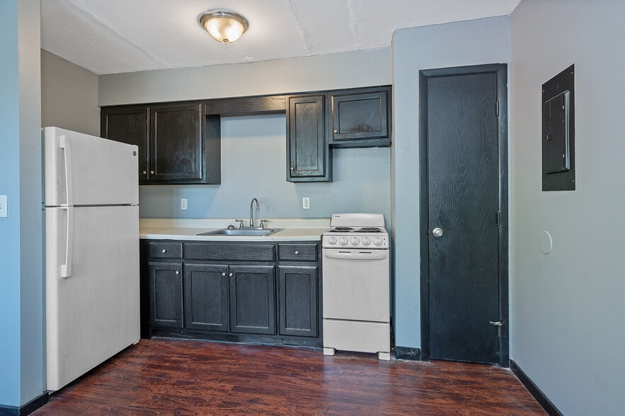 More Photos Of 2975 Wilbraham Rd, Middletown Apartments For Sale