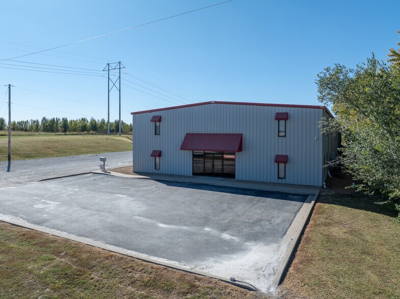 More Photos Of 22705 Highway 65, Sedalia Warehouse For Sale