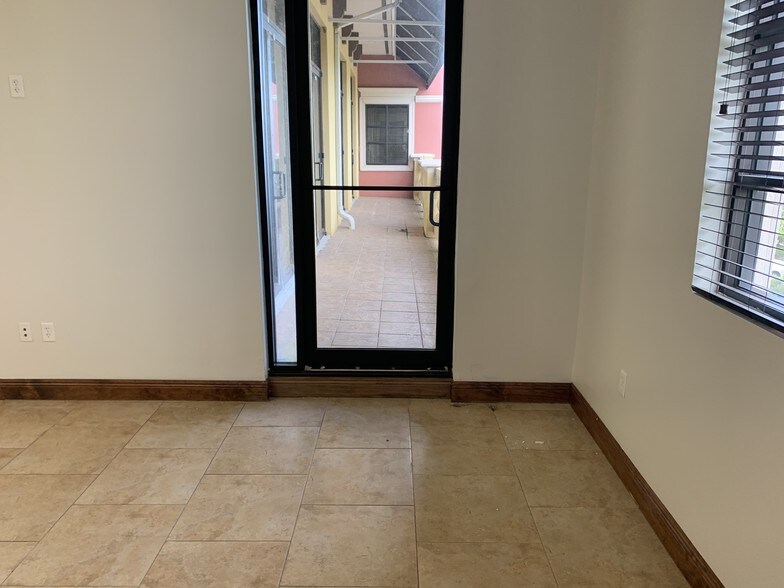 More Photos Of 4300 S Highway 27, Clermont Storefront Retail Office For Lease